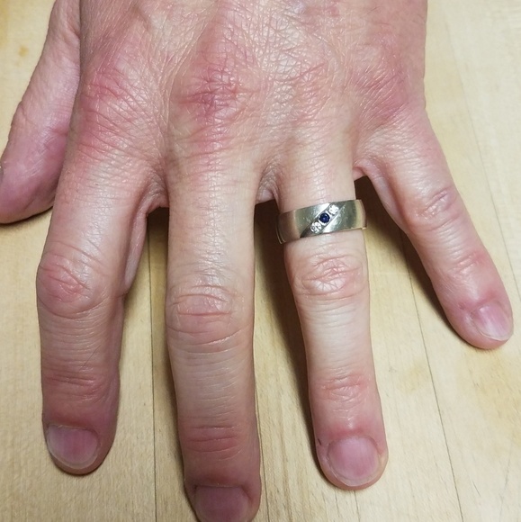 14K White Gold Mens Ring - Picture 2 of 3